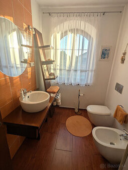 18 ročný VEĽMI PEKNÝ rodinný DOM s ROZPRÁVKOU Záhradou - Koš