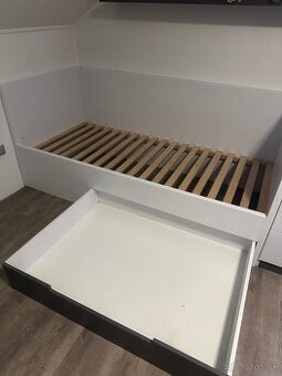 Predám jednolôžkovú posteľ 90cm+skrinky