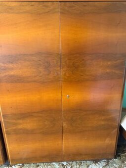 Staré zachovalé skrine