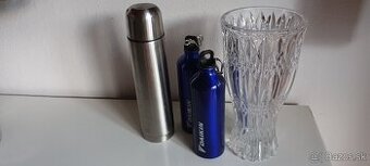 Kryštálová váza, fľaše spolu len 5 euro