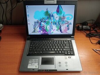 predám notebook ASUS F5M , WINDOWS 7