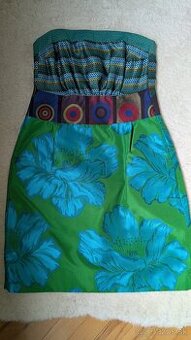 spoločenské šaty XS Desigual
