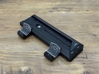 Stojan na PS4 FAT s nabíjaním na dva ovládače zn. Hama