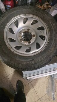 Disky plus nove pneu lada niva