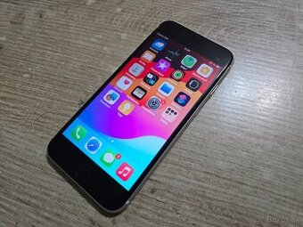 Iphone SE 2020 64gb v super stave malo pouzivany bol iba ako
