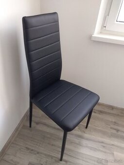 Jedálenské stoličky