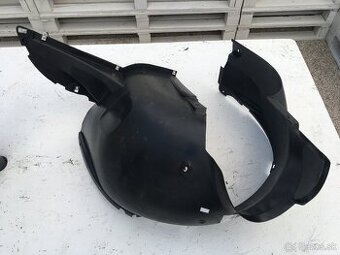 Prední lavý podblatník FABIA II