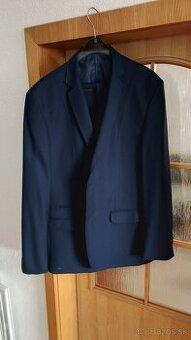 Predám oblek ako nový, modrý.