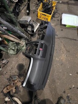 Škoda Octavia 2 Palubná doska