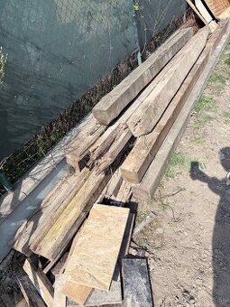 Drevene hranoly za odvoz