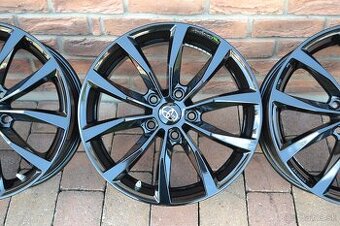 5x114,3 R17 Hlinikove disky Na Toyotu Auris