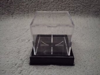 Box na baseballovú alebo tenisovú loptičku
