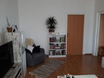 Priestranný 2 izbový byt s balkónom na predaj