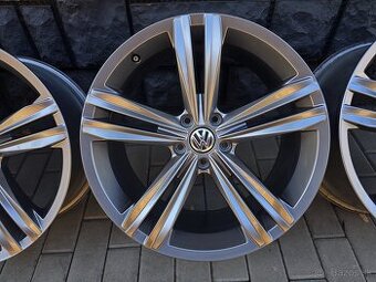 5x112 R19 VW Sebring Tiguan Rline - 1