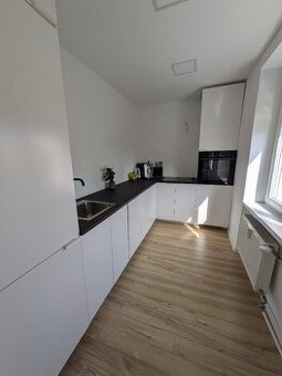Moderný 2-izbový byt po kompletnej rekonštrukcii- Železničná