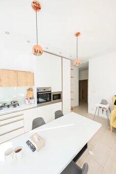 Prenájom krásny 3 izb.ul. Krátka Nitra, centrum. - 1