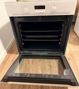 Predám rúru Electrolux EOA5651AOV