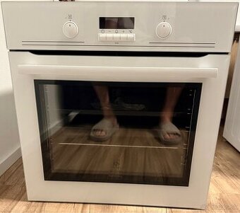 Predám rúru Electrolux EOA5651AOV - 1