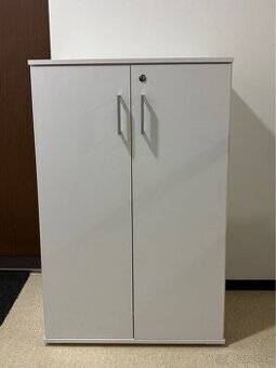 Skrinka so zámkom / botník