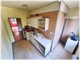 ZNÍŽENÁ CENA 2,5 izbový byt s balkónom a loggiou BB THK