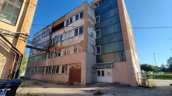 Na predaj: 4-podlažná priemyselná budova v areáli Chemolak s