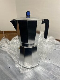 Hliníková moka kanvica – klasický kávovar na 6 šálok