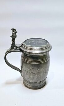 starožitný cínový krígeľ so skleneným poklopom