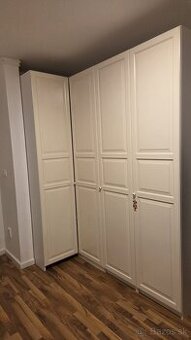 Predam rohovu skrinu