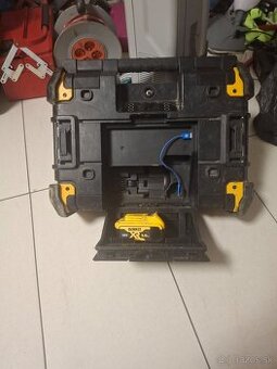 Dewalt aku rádio