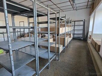 Priemyselný regál celokovový