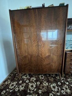 Predám starožitné skrine