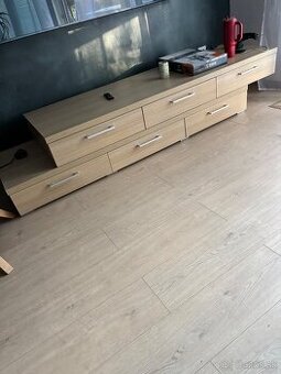 Predám šuflíkovú skrinku pod TV