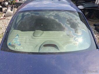 Predam zadne sklo s výhrevom na Renault Thália 1.2 rok2011