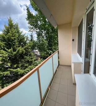 Prerobený 3 izbový byt 90 m2 s dvomi krytými loggiami