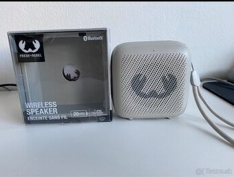 Bluetooth reproduktor čítaj popis