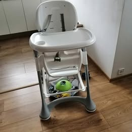 Detská jedálenskalá stolička s ukladaním priestorom
