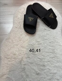 Čierne slapky guess