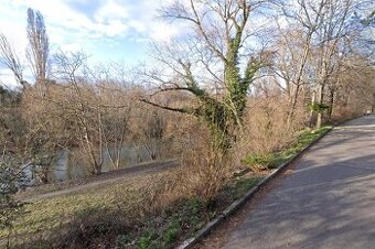 4iz rodinný dom na brehu Malého Dunaja, dvojgaráž, krb