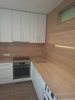 2 IZBOVY BYT - 60m2- KOMPLETKA - CENTRUM - PAROVCE