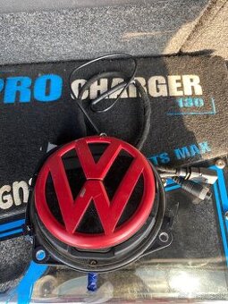 Cúvacia kamera v znaku VW Golf