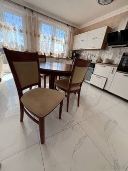 Predam roztahovaci stol