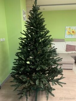 Umelý vianočný stromček - 2,2 m