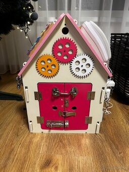 Aktivity board-Vzdelavaci domcek