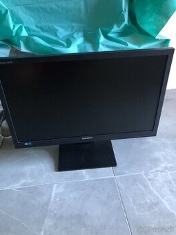 24" Samsung S24A450B