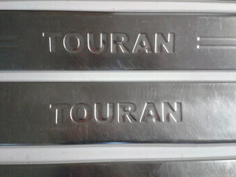 Vnútorné prahy na Volkswagen Touran