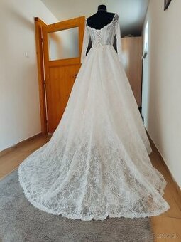 Čipkované svadobné šaty