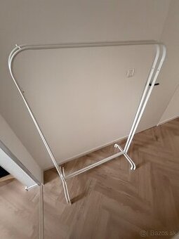 Stojan na oblečenie IKEA Mulig