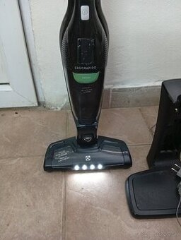 Predám akú vysávač Electrolux ERGO rapido