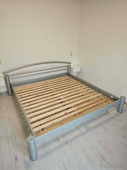 Manželská posteľ - kovová