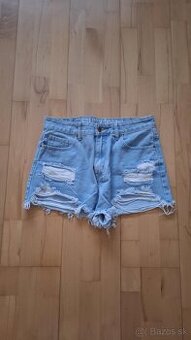 potrhane riflove sortky s vysokym pasom